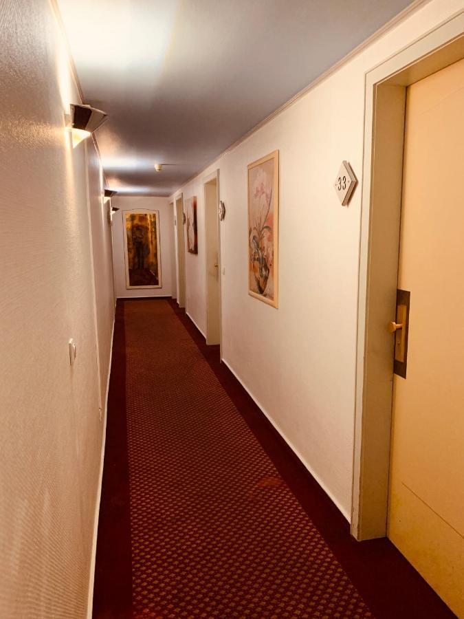 Hotel Kunibert Der Fiese Koln Bagian luar foto