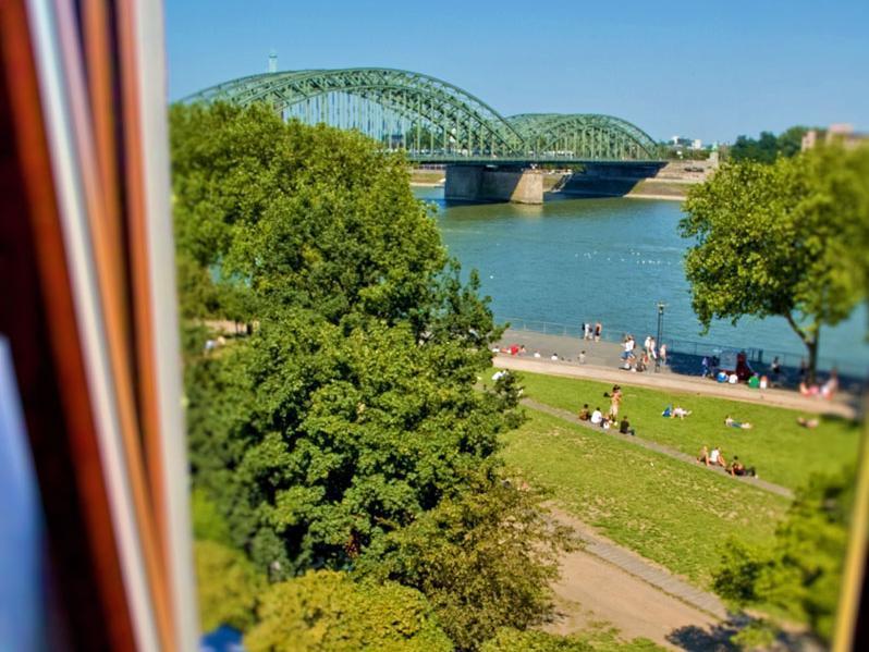 Hotel Kunibert Der Fiese Koln Bagian luar foto