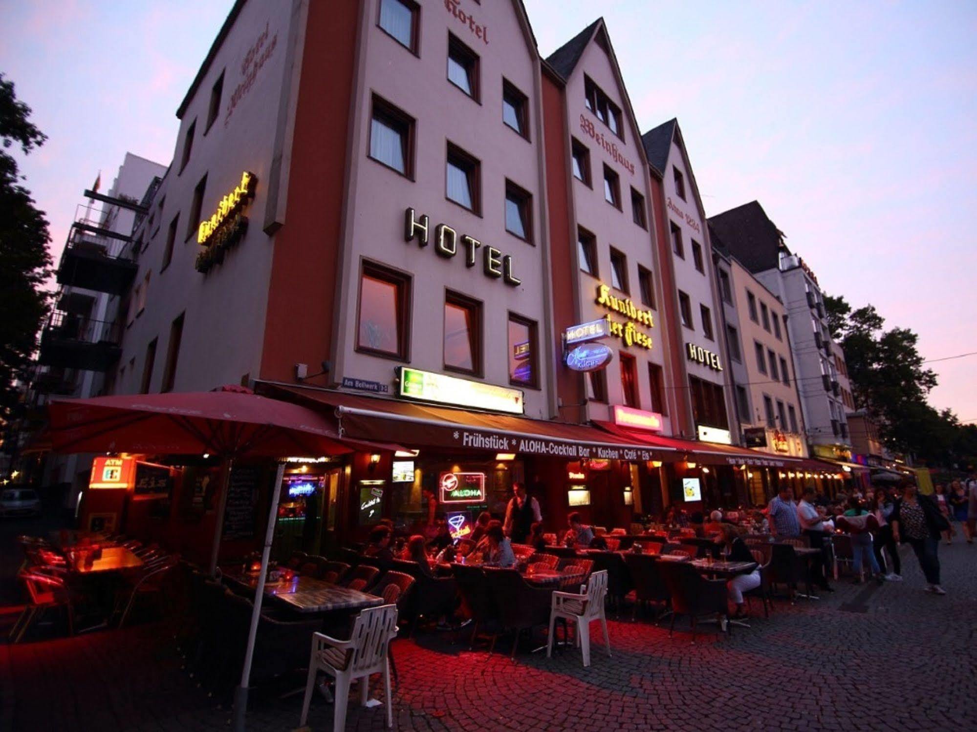 Hotel Kunibert Der Fiese Koln Bagian luar foto