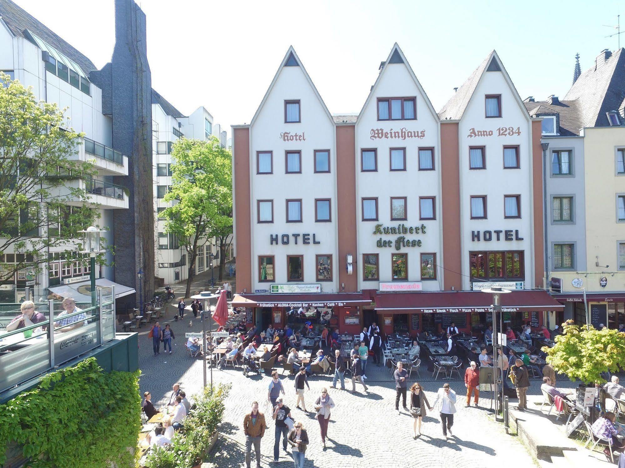 Hotel Kunibert Der Fiese Koln Bagian luar foto